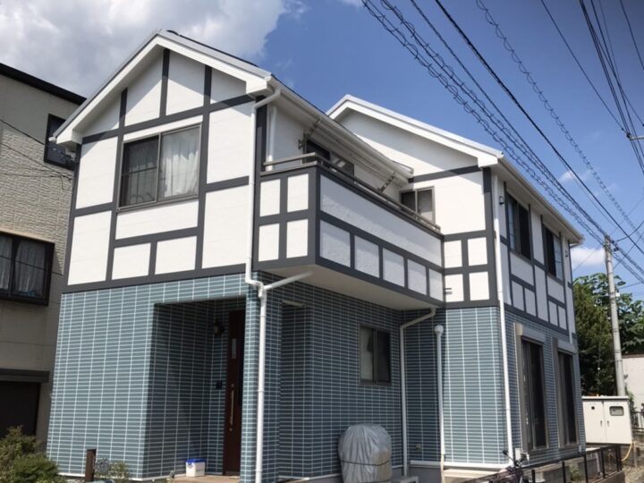 外壁塗装・屋根カバー工法　　こだわりのダブルトーン塗装で素敵なお住まいに！！